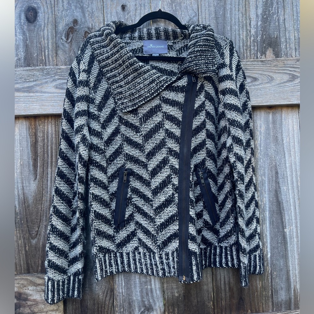 Paper Crane Black and Tan Chevron Turtleneck Sweater Size L